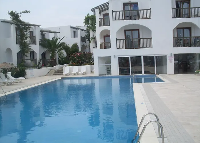 جومبيت كوف فندق غومْبيت