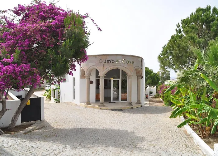 Cove מלון גומבט